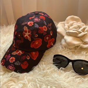 Floral🌺 Guess Baseball cap NWOT